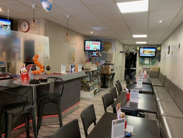 (54) A VENDRE BAR TABAC AVEC MURS ET APPARTEMENTS